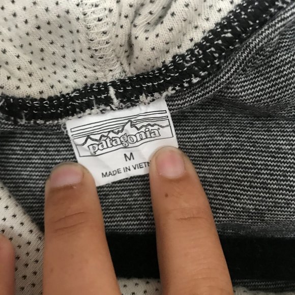 NWOT Patagonia Women's Reversible Cowl Neck Pullover - Small - White/Gray - Picture 3 of 3